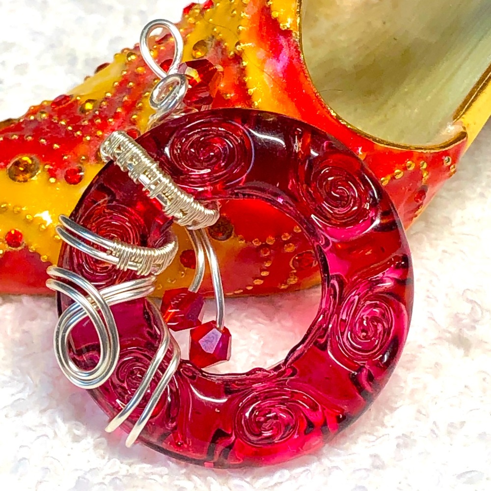 🎈💋red titanium donut bead-wire wrapped/artisan, Swarovski crystals